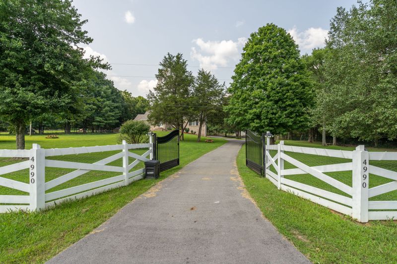 4990 Ash Hill Rd, Spring Hill, TN 37174