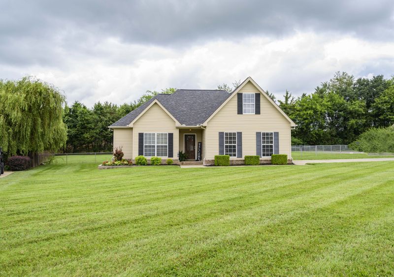 1077 Pusher Pl, Rockvale, TN 37153