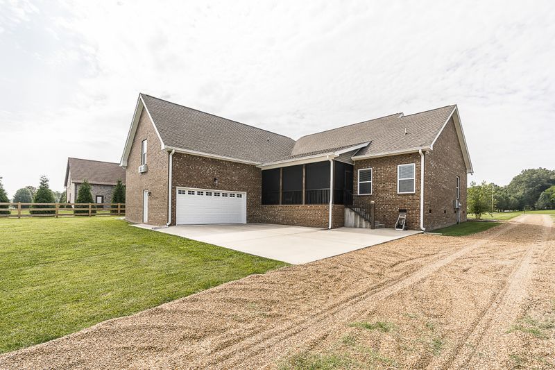 461A Bowling Branch Rd, Cottontown, TN 37048