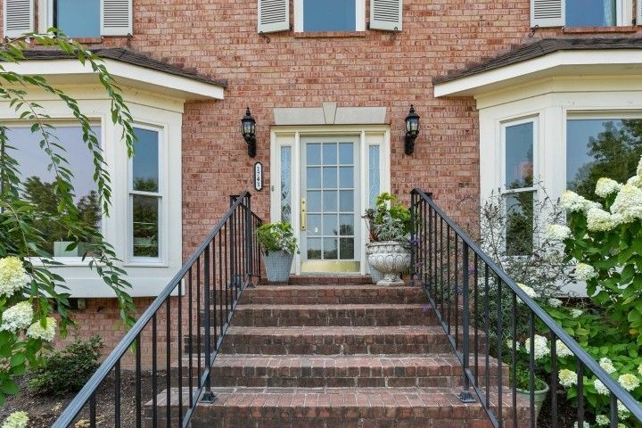 1741 Fieldcrest Cir, Franklin, TN 37064