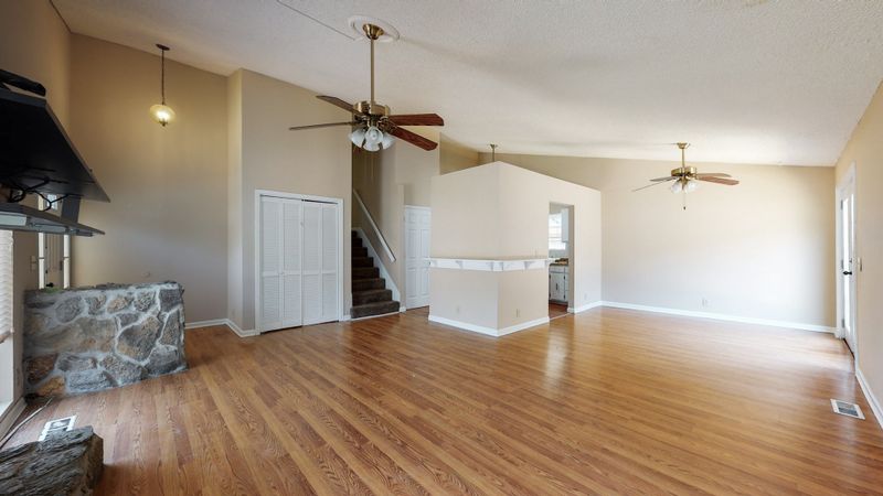 105 Vickey Ct, Nashville, TN 37211