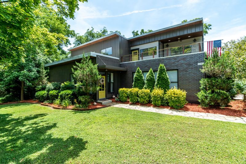 3054 Lakeshore Dr, Old Hickory, TN 37138