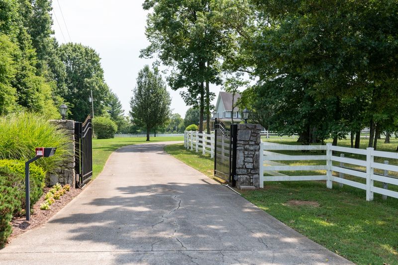 519 Maple Hill Rd, Lebanon, TN 37087