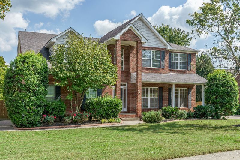 501 Leonard Ridge Ct, Nashville, TN 37221