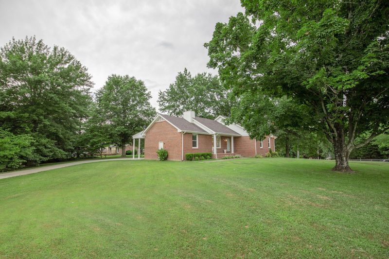 3302 Curtiswood Ln E, Springfield, TN 37172