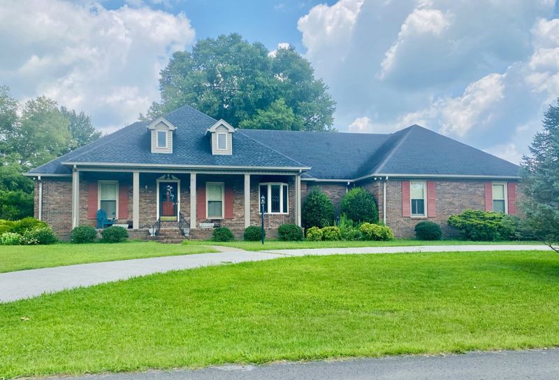 402 Trevino Trl, Springfield, TN 37172