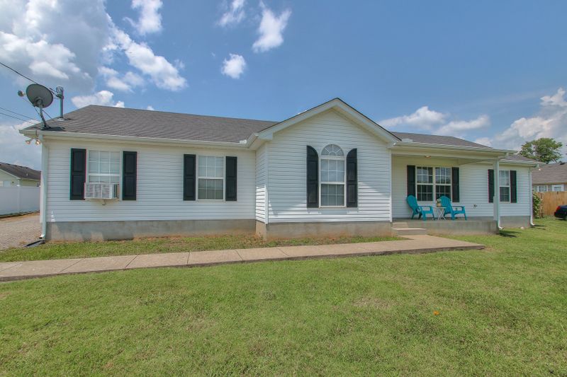 1106 Bairdscorner Dr, Murfreesboro, TN 37130