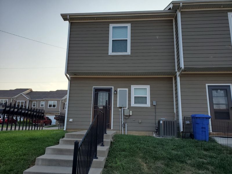 347 David Bolin Dr, La Vergne, TN 37086