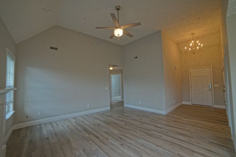1035 Auldridge Dr, Christiana, TN 37037