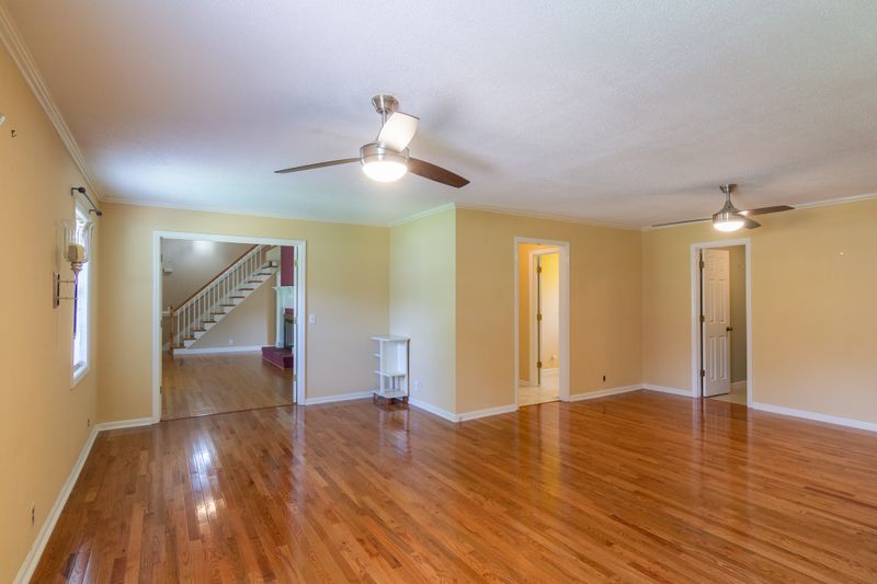 701 Oakwood Cir, Murfreesboro, TN 37128