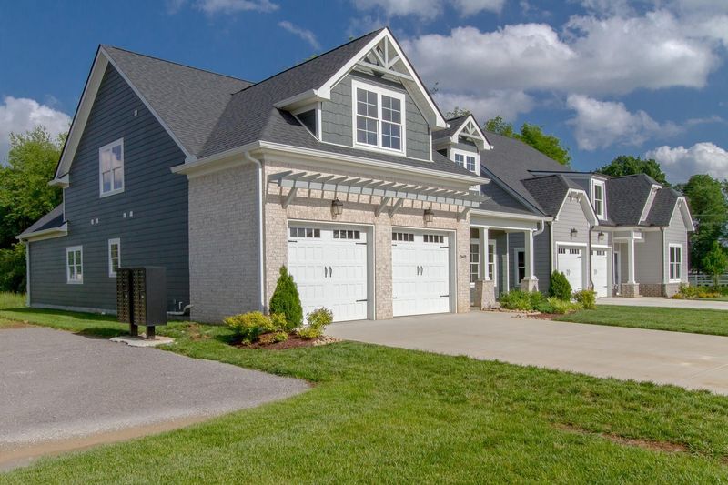 421 Spotted Saddle Ct Suzy Dr, Murfreesboro, TN 37129