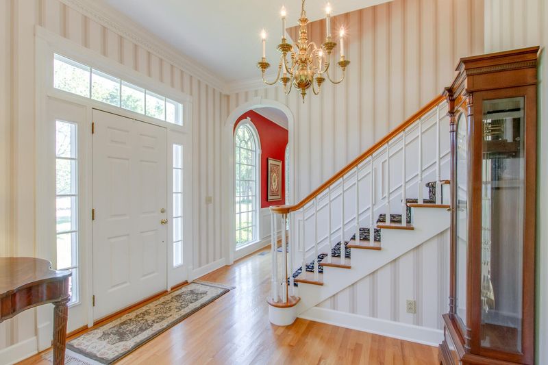 1515 Riverview Dr, Murfreesboro, TN 37129
