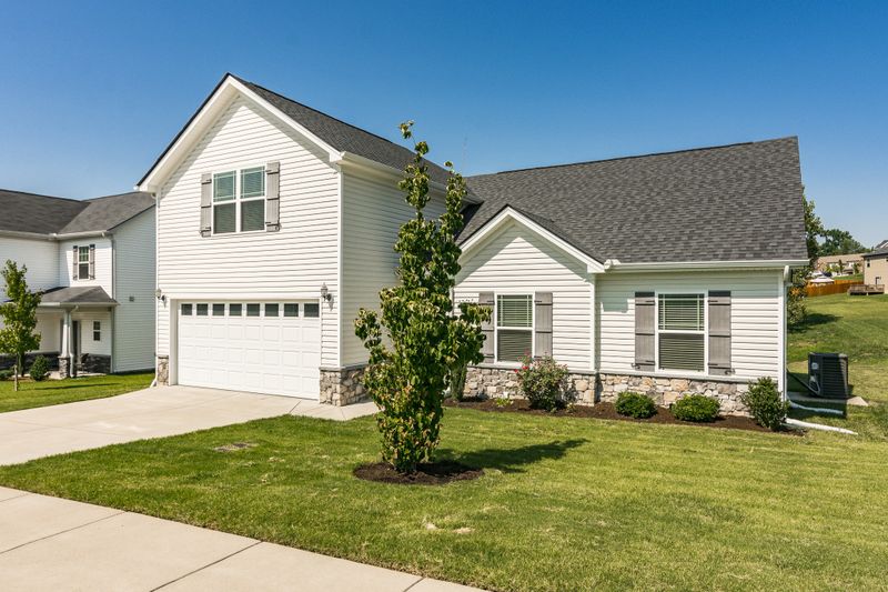 104 Dueler Dr, Hermitage, TN 37076