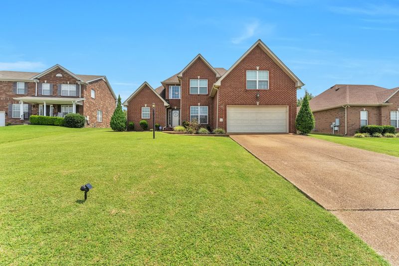 208 Gold Ct, Mount Juliet, TN 37122