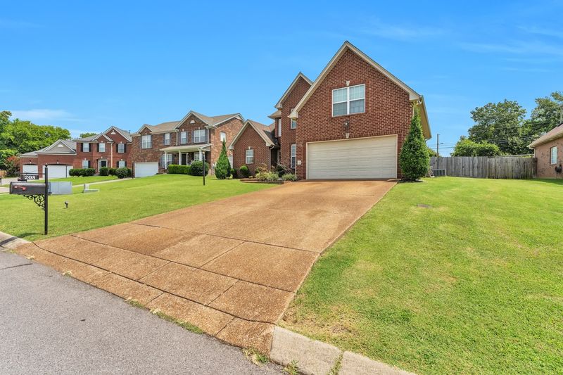 208 Gold Ct, Mount Juliet, TN 37122