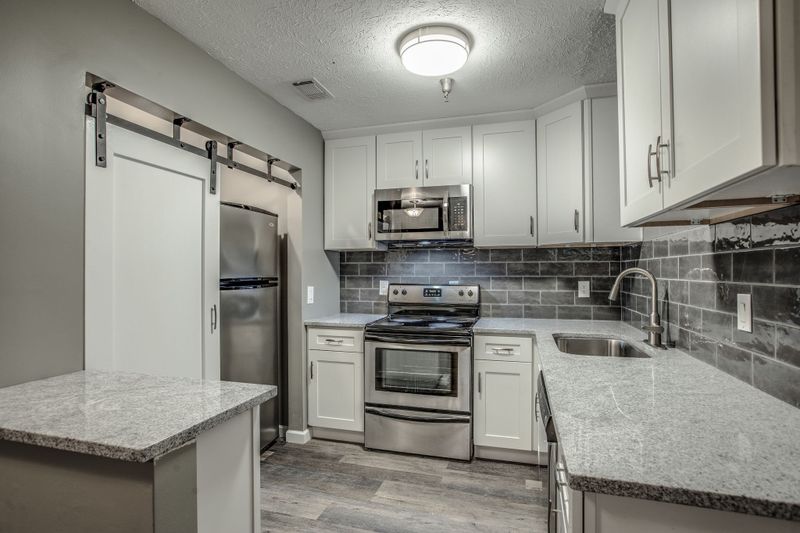 1808 State St #309, Nashville, TN 37203