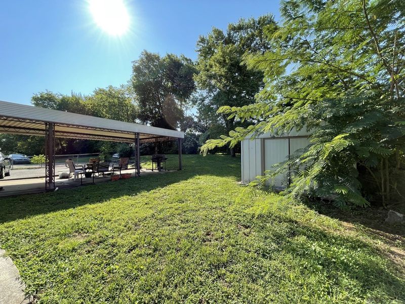 727 Work Dr, Nashville, TN 37207