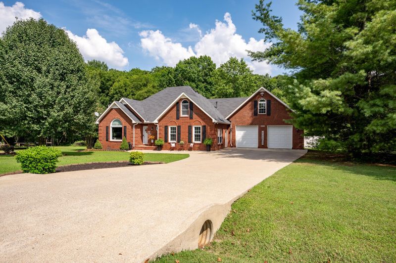2412 S Bellah Ct, Murfreesboro, TN 37127