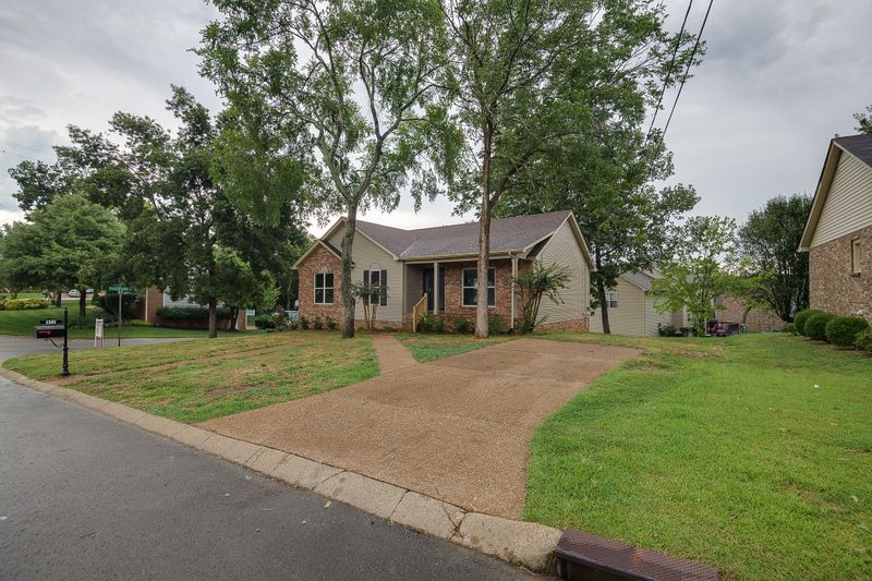 1301 Ravenna Ct S, Antioch, TN 37013