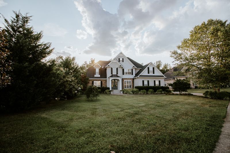 2911 Frank Robinson Dr, Murfreesboro, TN 37130