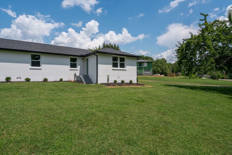 1003 Drummond Dr #B, Nashville, TN 37211