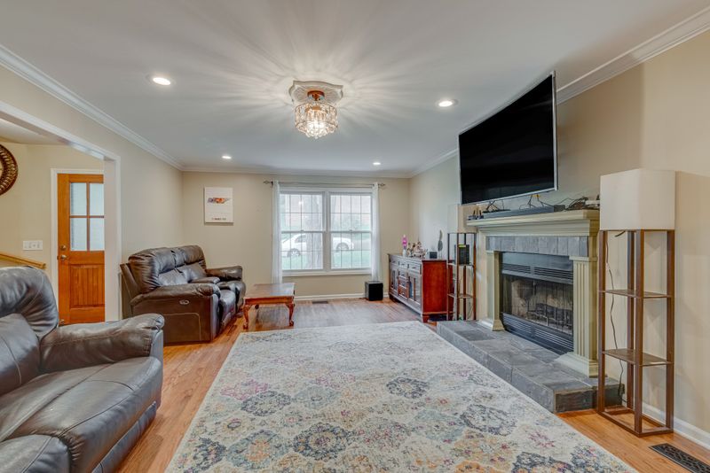 408 Cedar Forest Dr, Nashville, TN 37221