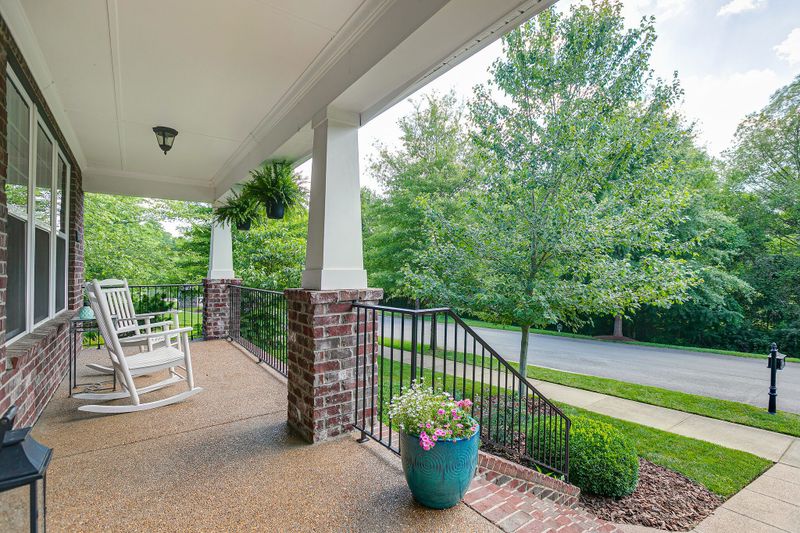 221 Breezeway Ln, Franklin, TN 37067