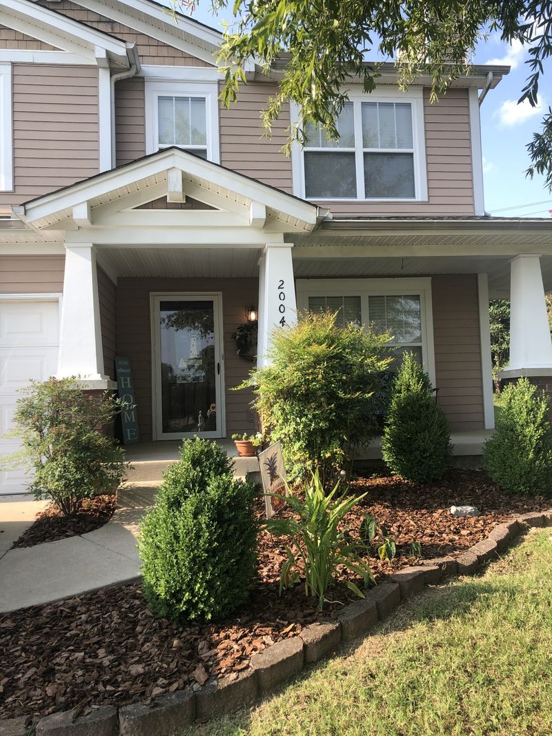 2004 Blossom Valley Ct, Mount Juliet, TN 37122