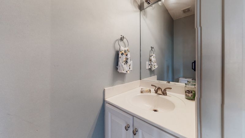 1703 Eagle Trace Dr, Mount Juliet, TN 37122