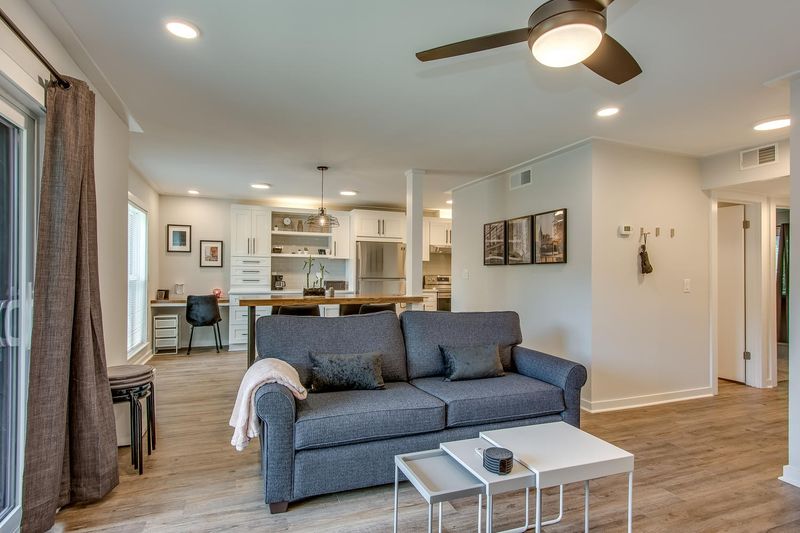 318 Summit Ridge Cir, Nashville, TN 37215