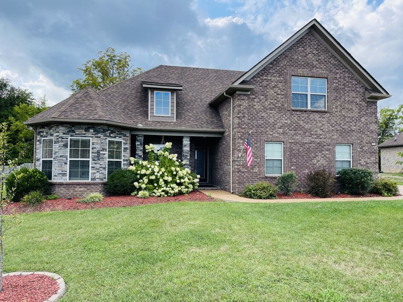 192 Sparrow Gap Dr, La Vergne, TN 37086