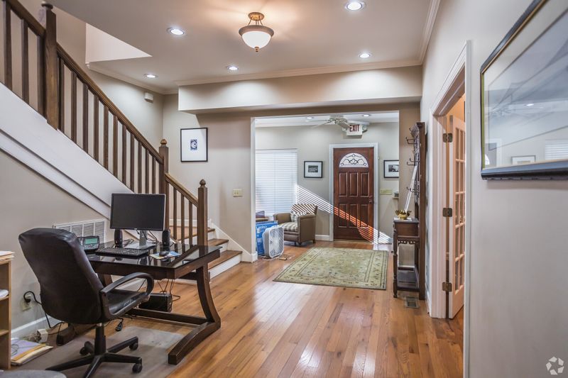 216 19th Ave N, Nashville, TN 37203