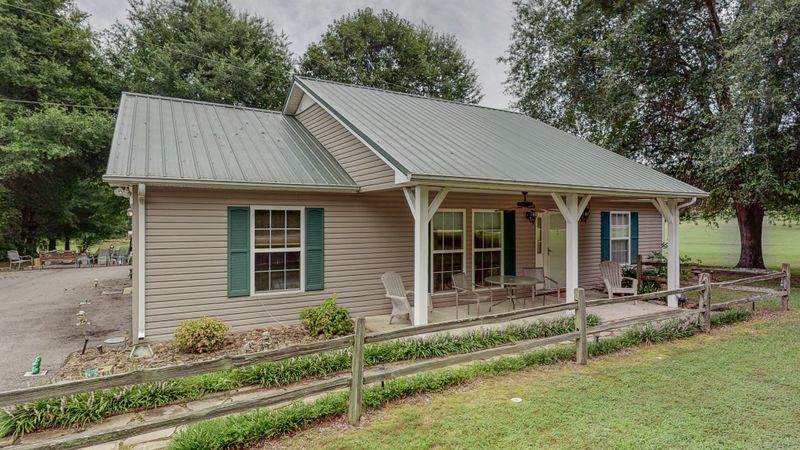 1243 White Rd, Bon Aqua, TN 37025