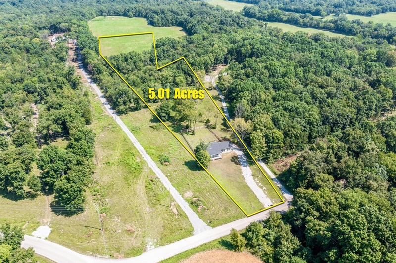 8615 Vaught Rd, Readyville, TN 37149