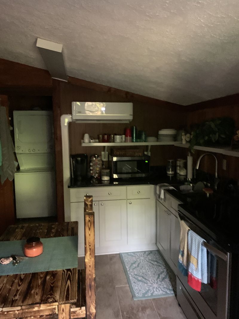 769 Leath Chapel Rd, Bethpage, TN 37022