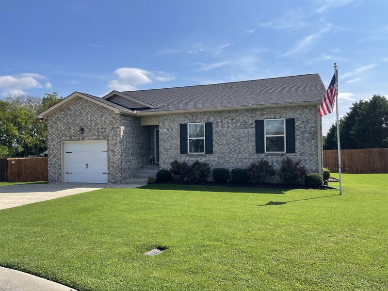 13 Andy Cir, Lebanon, TN 37087