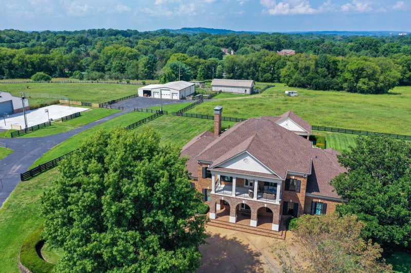 607 Sunnyside Ln, Columbia, TN 38401