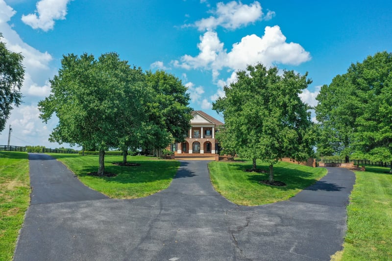 607 Sunnyside Ln, Columbia, TN 38401