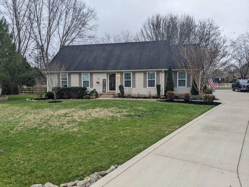 542 Oak Crest Ct, Murfreesboro, TN 37127