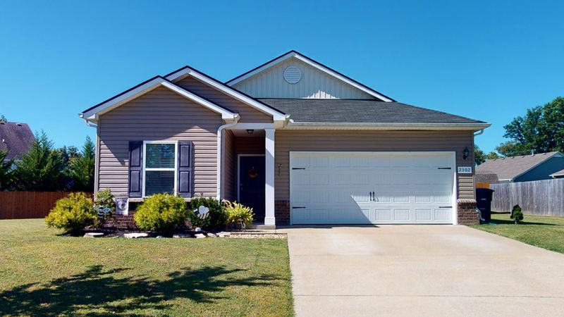 2302 Bumble Bee Ct, Columbia, TN 38401