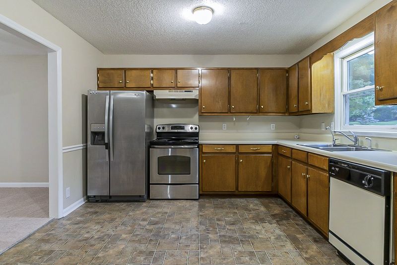 3553 Halleys Dr, Murfreesboro, TN 37127