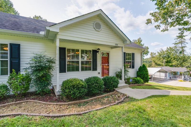 200 Maple Dr, Ashland City, TN 37015