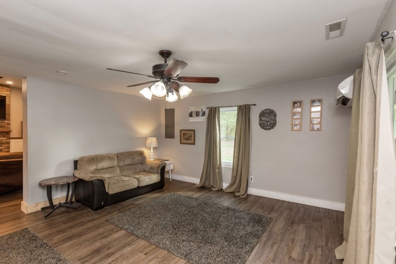 1012 Pleasant Valley Rd, Chapmansboro, TN 37035