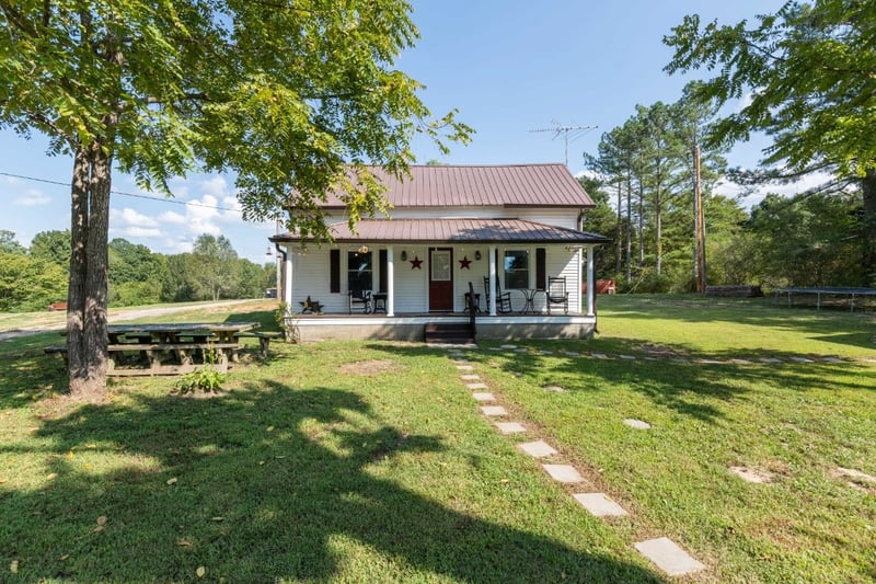 1012 Pleasant Valley Rd, Chapmansboro, TN 37035