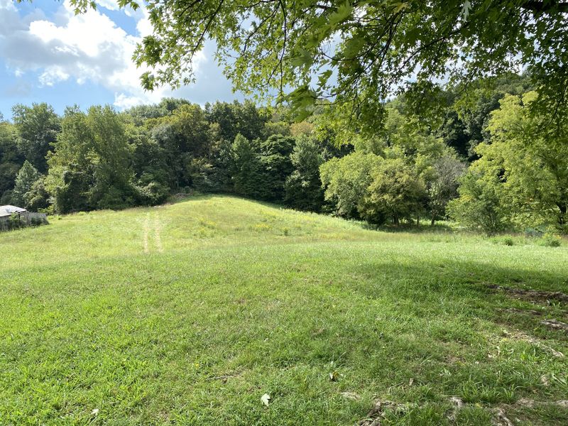 1906 Darks Mill Rd, Columbia, TN 38401