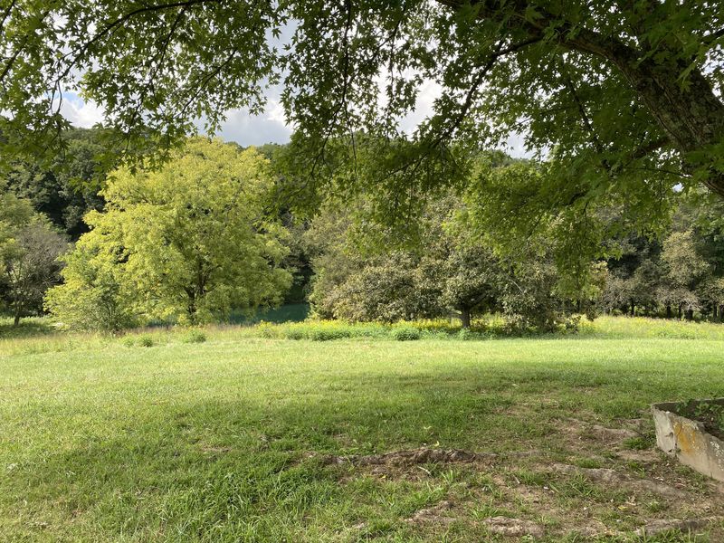 1906 Darks Mill Rd, Columbia, TN 38401
