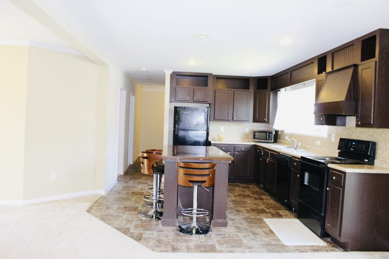 500 Shoreline Ln E, Antioch, TN 37013