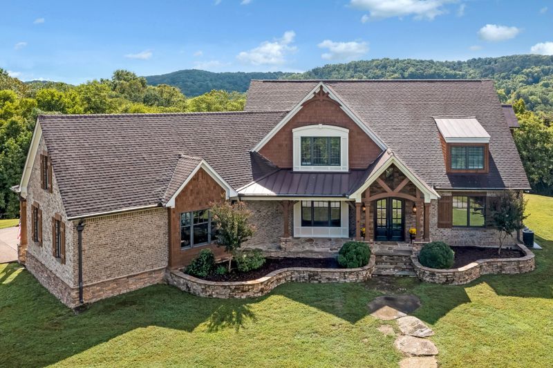 6887 Flat Creek Rd, College Grove, TN 37046