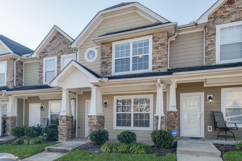 136 Cobblestone Place Dr, Goodlettsville, TN 37072