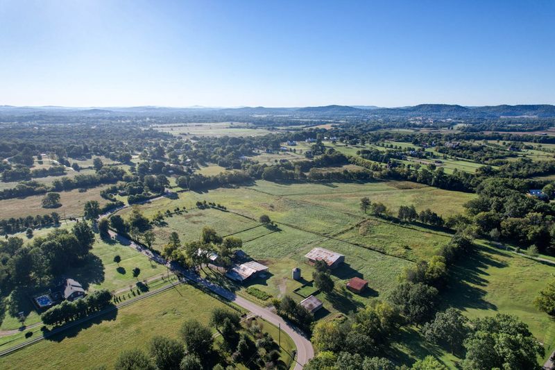 2 N Chapel, Franklin, TN 37067